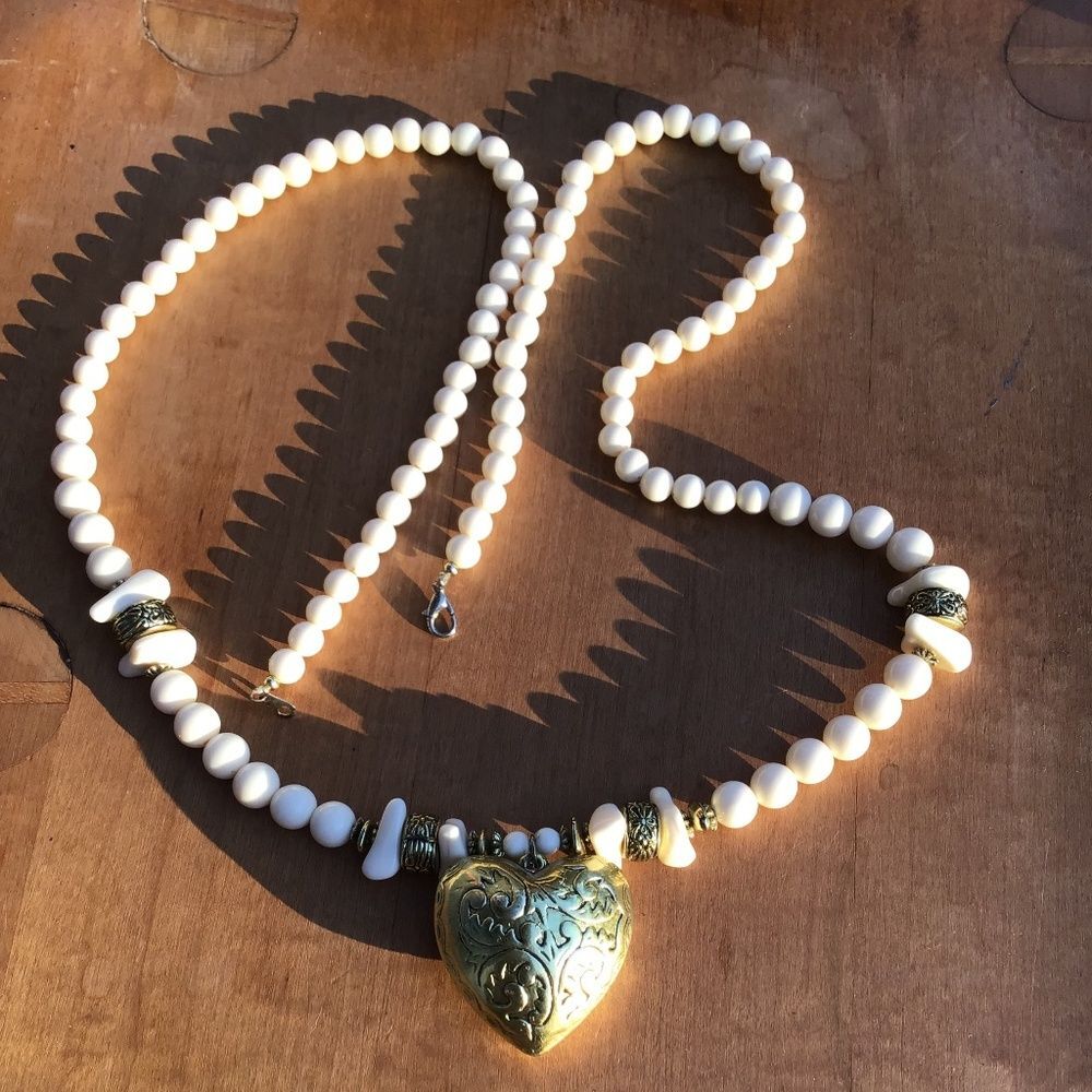 Vintage 90S Y2K Brass Heart And Bead Necklace